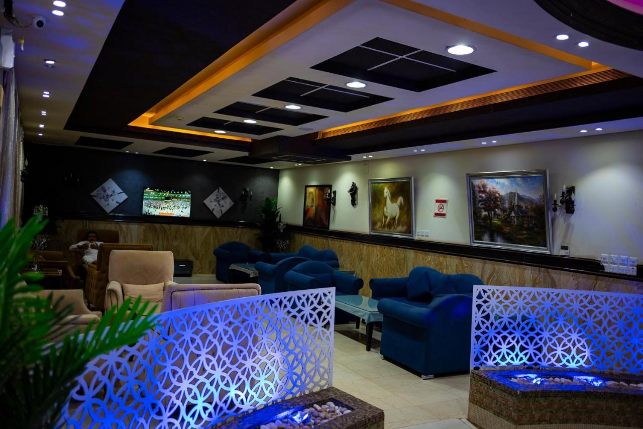 Ahlin Serviced Apartemen *