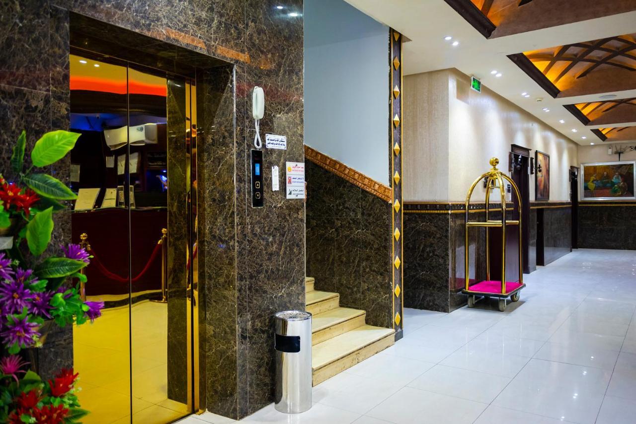 Ahlin Serviced Apartemen *